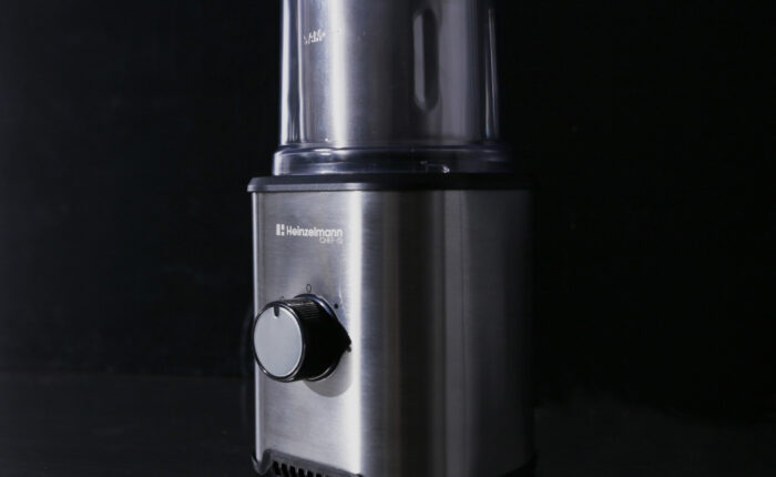 Der CHEF-G ist das am besten geeignete Gerät für die Verarbeitung kleinerer Mengen von Zutaten, um einen besonders feinen Mahlgrad zu erzielen